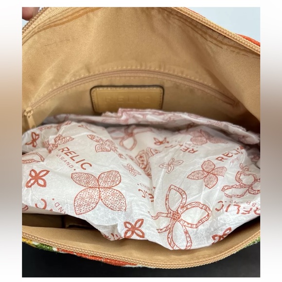 RELIC Tarin Womens Shoulder Bag Canvas Floral-Natural/Floral NWOT - Picture 9 of 10
